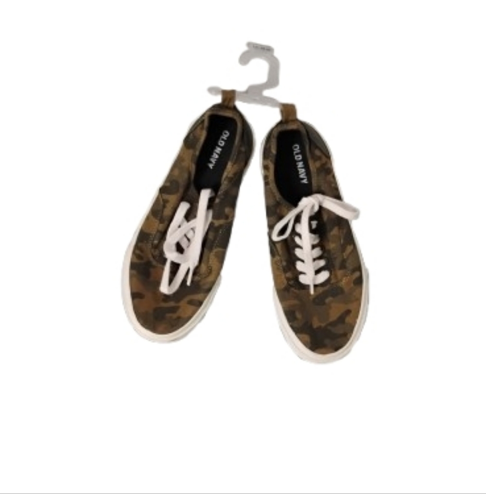 NWOT Old Navy Camo Print Canvas Sneakers Boys Sz 1